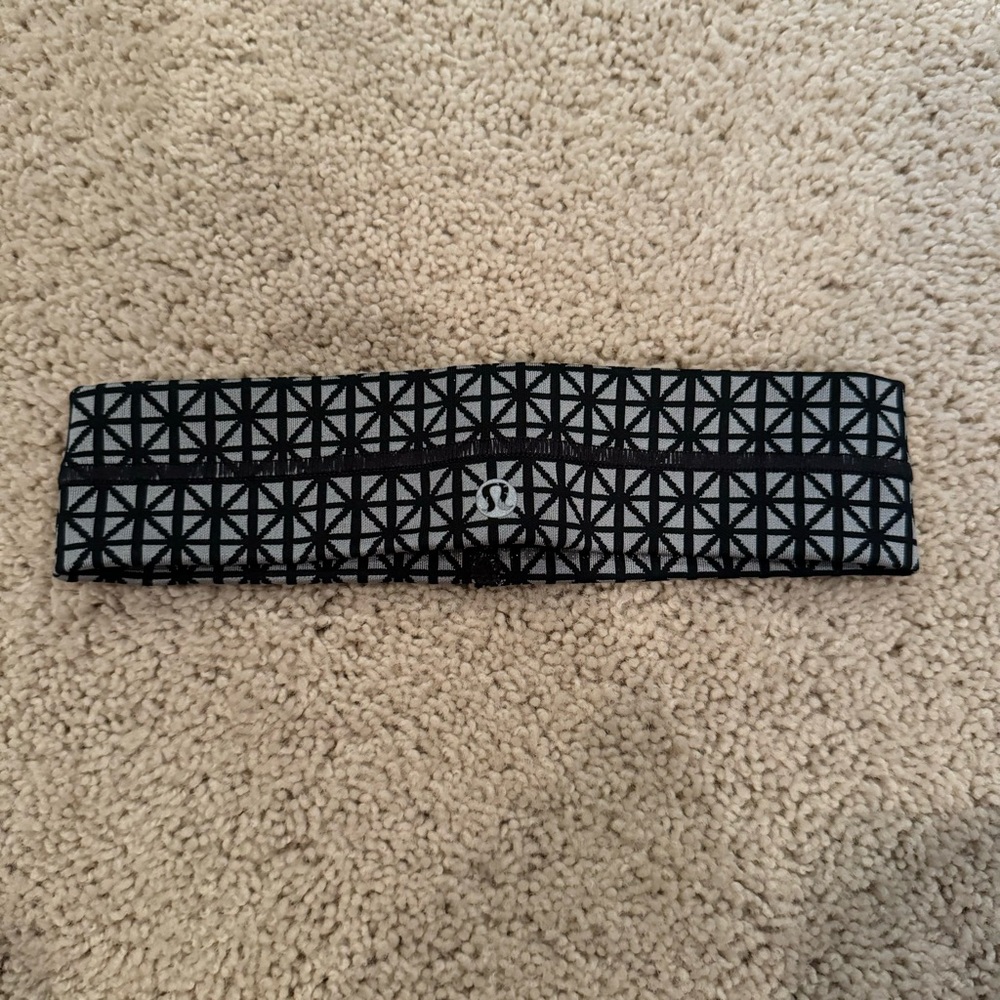 Lululemon Flyaway Tamer Headband